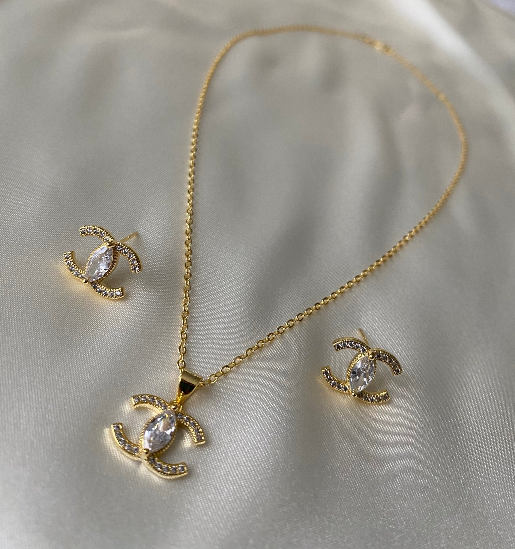 Luxury Gold Necklace & Earring Set