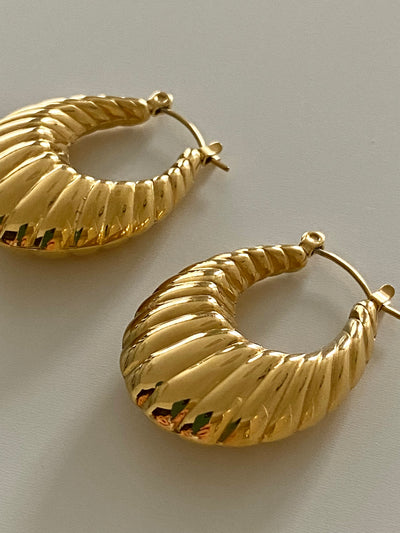 Chunky Croissant Oval Hoops